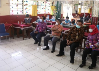 BNPB dan Utusan Khusus PBB Tinjau Sekolah Aman Bencana di SD Negeri 13 Klender Jakarta Timur