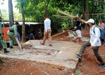 Diduga Digunakan untuk Ritual Aliran Sesat, “Makam Keramat” di Lebak Dibongkar Paksa