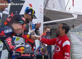 Race MotoGP : Miguel Oliveira Taklukkan Lintasan Basah Mandalika