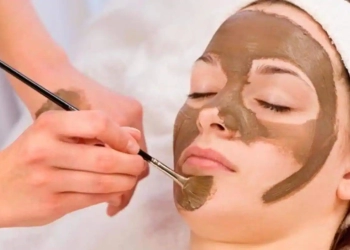 Atasi Masalah Kulit Wajah dengan Multani Mitti di Musim Panas Kulit 