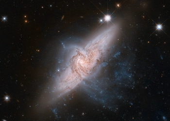 Teleskop Luar Angkasa Hubble NASA Menangkap Galaksi Tumpang Tindih