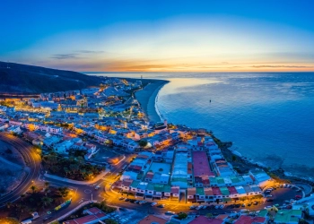 Cegah Covid, Pemerintah Spanyol Terapkan Jam Malam di Tenerife dan Gran Canaria 