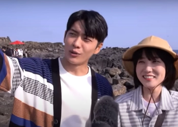 Park Eun Bin, Kang Tae Oh, dan Lainnya Bersenang-senang Syuting “Extraordinary Attorney Woo” Di Pulau Jeju