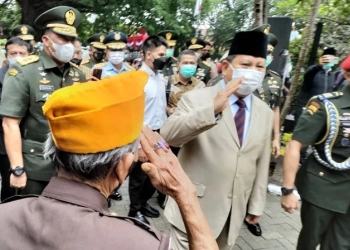 Peringati Lengkong, Menhan Prabowo Tabur Bunga di TMP Taruna Tangerang
