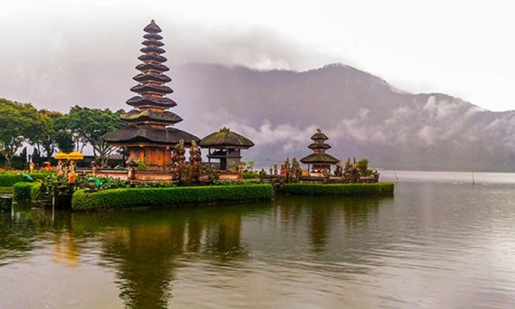Eksotisme Pura Ulun Danu Beratan