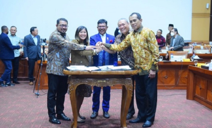 KKP Tangkap Dua Kapal Ikan Asing Berbendera Malaysia, Selamatkan Potensi Kerugian Rp19,9 Miliar