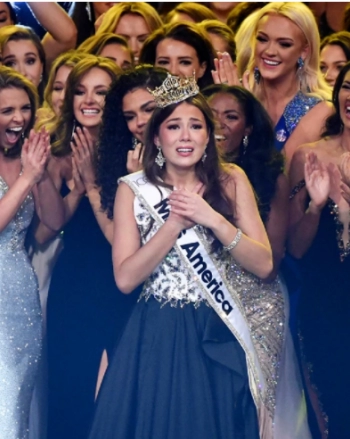 Emma Broyles dari Alaska Dinobatkan Sebagai Miss America