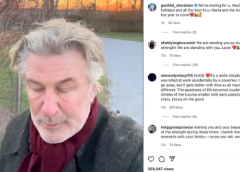 Alec Baldwin, Ucapkan Pesan Natal dan Terima Kasih Pada Penggemar 