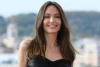 Mata Angelina Jolie dan pantat JLO Jadi Idaman Wanita Inggris 