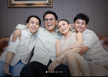 Yuni Shara  Unggah  Foto Bersama Mantan Suami,13 Tahun Bercerai Masih Kompak