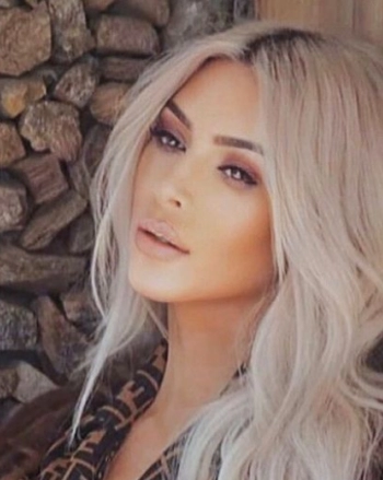 Kim Kardashian Kenang Awal Karirnya Sebagai Model Video Klip di Tahun 2007