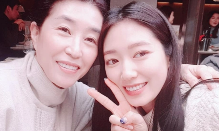 Kim Mi Kyung Posting Ucapan Menyentuh, Jelang Pernikahan Park Shin Hye 