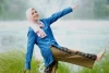 Risty Tagor Tampil Menawan dengan Busana Kasual dan Celana Jeans