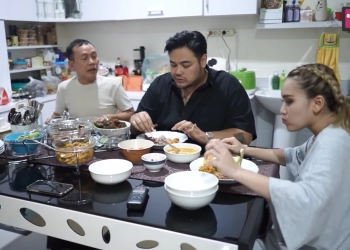 Ayah Rozak Sambut Calon Mantu, Ivan Gunawan Direstui Menikahi Ayu Ting Ting