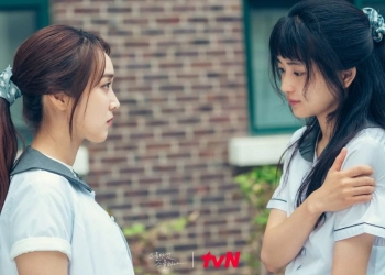 Kim Tae Ri Hadapi Pengganggu Sekolah Dalam Twenty-Five Twenty-One