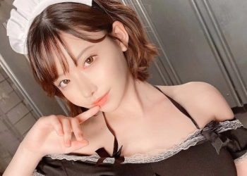 Bintang Film Porno Asal Jepang Eimi Fukada Pamer Cincin, Warganet: Apa Dia Menikah? 