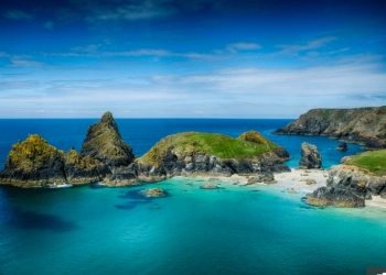 10 Pantai Terindah Menurut Instagram, Kynance Cove Inggris Paling Istimewa