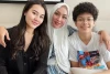 Moment Kebebasan Angelina Sondakh Disambut Haru, dengan Bunga dari Keanu Massaid