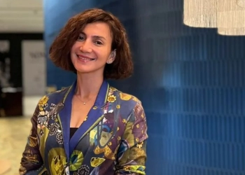 Wanda Hamidah, Kritik Desainer Indonesia Bawa Seabrek Artis ke Paris Fashion Week