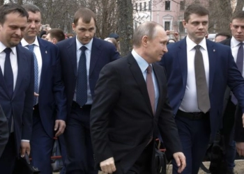 Pengamanan Vladimir Putin, dari Pencicip Makanan Hingga Pistol Gurza yang Tembakan 40 Peluru dalam Semenit. 
