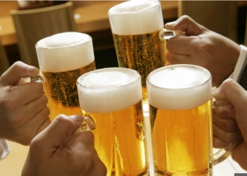 Para ilmuwan: Minum Dua Bir Sehari dapat  Menuakan Otak Hingga 10 Tahun