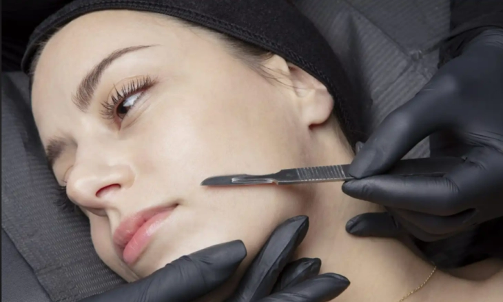 Ketika Wanita Mencukur Wajah Mereka, Dermaplaning Kini jadi Tren