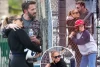 Jennifer Lopez dan Ben Affleck Bawa Putrinya, Emme, ke Arena Rounders