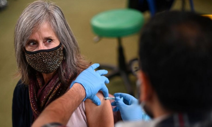 Gejala Omicron Covid Bertahan Separuh, Bagi yang telah di Vaksinasi Booster 