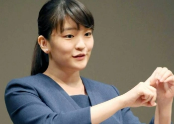 Putri Mako dari Jepang, Kerja di Museum of Art New York Tanpa Dibayar
