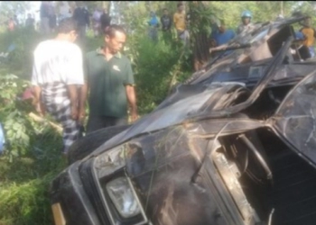 Mobil Bak Terbuka Angkut 27 Orang Masuk Jurang, Dua Tewas
