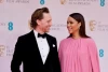 Bintang Loki Tom Hiddleston Bertunangan dengan Zawe Ashton