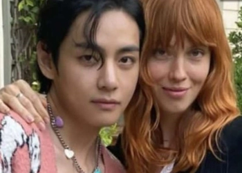 Julia Johansen dan V BTS Berkencan