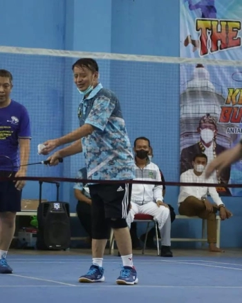 Gubernur WH Buka Kejuaraan Bulu Tangkis Antar Pelajar SMA/SMK se Banten