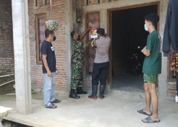 Tim Tracer Puskesmas Lacak Kontak Erat Warga Positif Covid-19 di Desa Kuanyar Jepara
