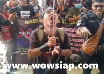Video  Masyarakat Tasikmalaya Protes dan Tunjukkan Ilmu Kebal