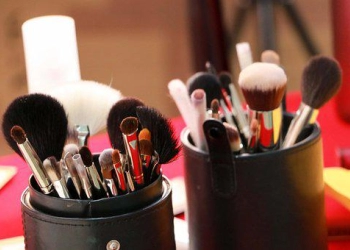 Bersihkan Alat Make Up Biar Gak Jerawatan