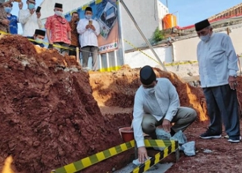 Anies Meletakan Batu Pertama Pembangunan Masjid dan Waduk Lebak Bulus