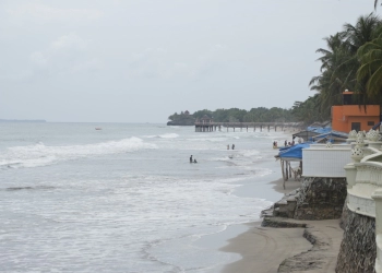 Pantai Anyer Aman jangan Termakan Hoaks
