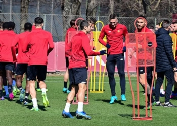 Jose Mourinho Keluhkan Kondisi Stadion Vitesse