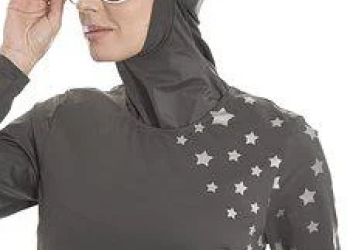 Memilih Baju Renang Hijab