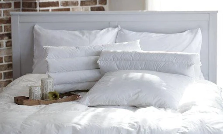 Begini Cara Cuci Bantal Yang Bena