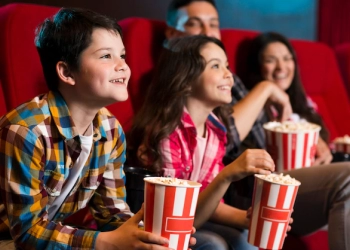 Perhatikan Hal Ini Sebelum Ajak Anak ke Bioskop