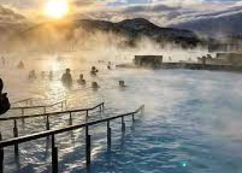 Nikmati Sensasi Kehangatan Berendam di Geothermal Spa Blue Lagoon