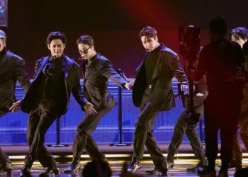 BTS Beragaya James Bond Saat Musik Itu Dimainkan