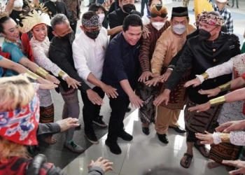 Erick Tohir Sebut Parade Budaya di Bandara Upaya Pelestarian Budaya Bangsa