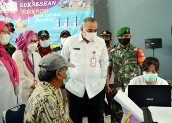 Bupati Tangerang Targetkan 105 Ribu Lansia Dapat Vaksinasi Booster