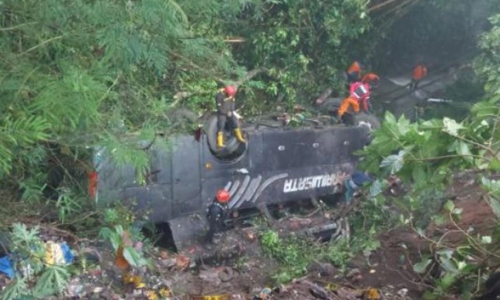 Kronologi Bus Pariwisata Rombongan Siswa SD Jatuh ke Jurang 25 Meter di Tasikmalaya