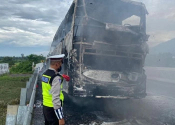 Tol Pandaan Malang  Dibuka Kembali Usai Ditutup Akibat Bus Terbakar