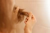 Cara Mudah Atasi Rambut Kering dan Bercabang