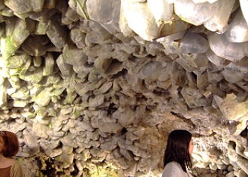 Crystal Cave yang Luar Biasa Berkilau